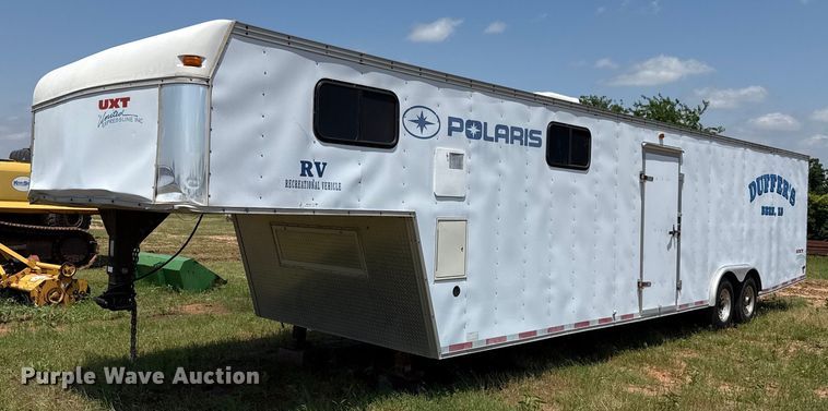 image for item MY9900 2001 United Expressline toy hauler camper