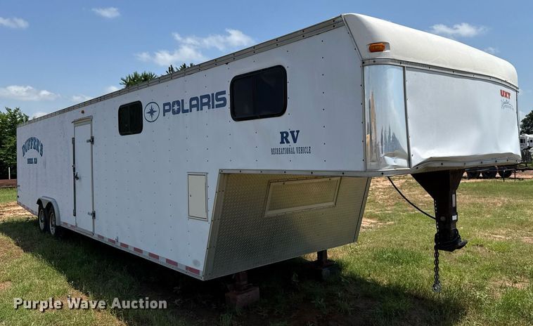 image for item MY9900 2001 United Expressline toy hauler camper