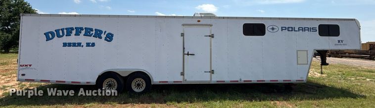 image for item MY9900 2001 United Expressline toy hauler camper