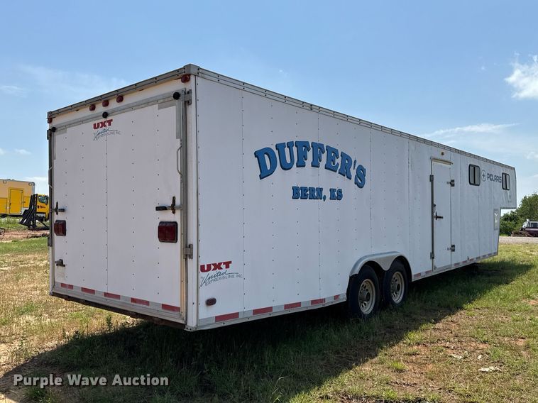 image for item MY9900 2001 United Expressline toy hauler camper