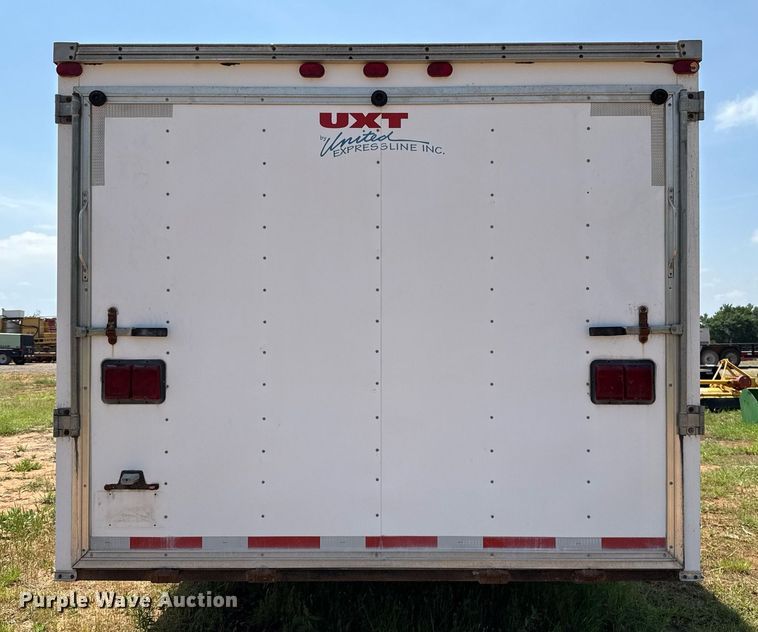 image for item MY9900 2001 United Expressline toy hauler camper