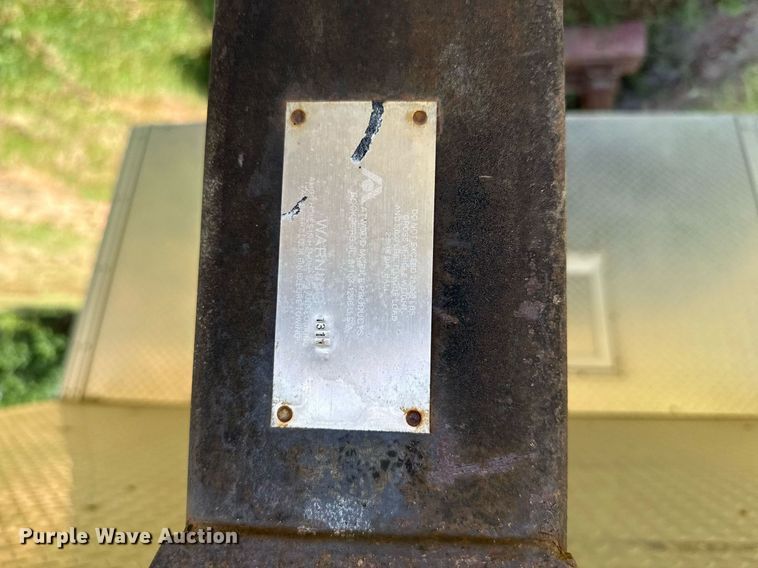 image for item MY9900 2001 United Expressline toy hauler camper