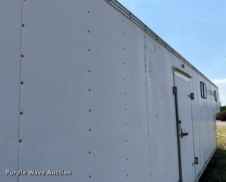 image for item MY9900 2001 United Expressline toy hauler camper