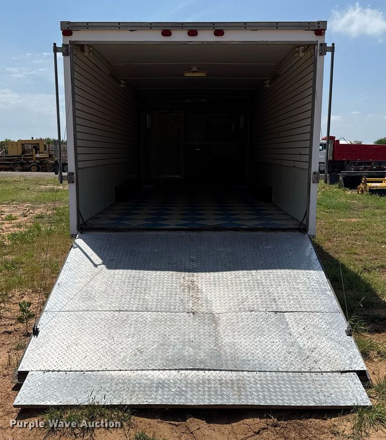 image for item MY9900 2001 United Expressline toy hauler camper