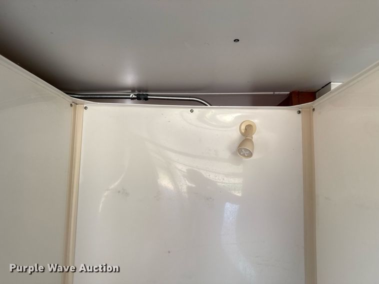 image for item MY9900 2001 United Expressline toy hauler camper