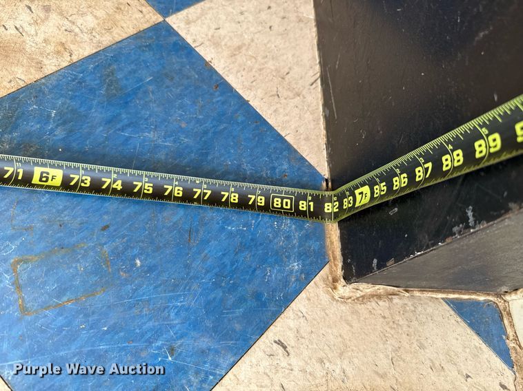 image for item MY9900 2001 United Expressline toy hauler camper