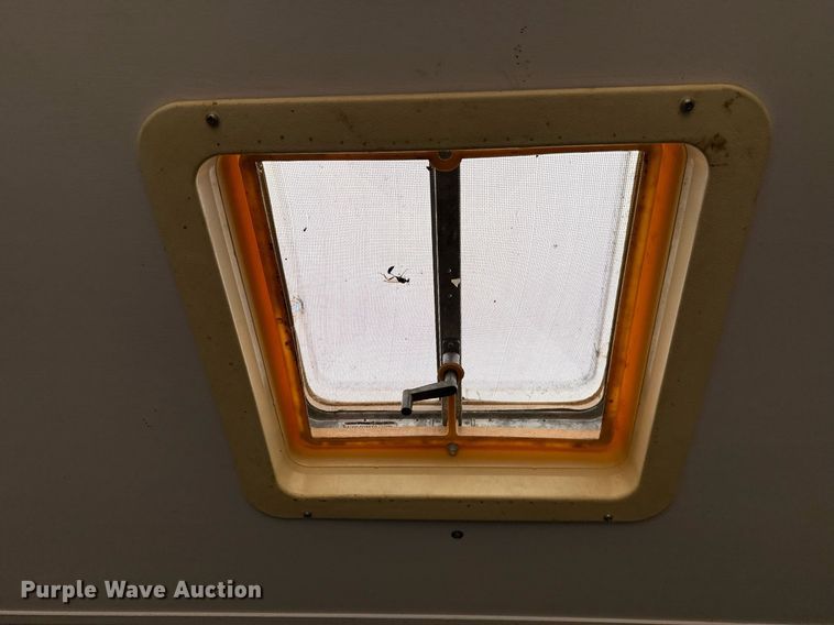 image for item MY9900 2001 United Expressline toy hauler camper