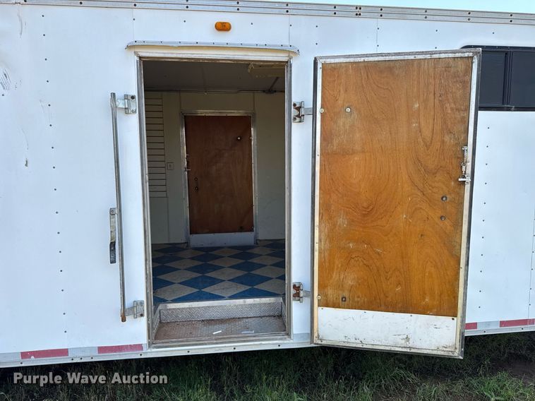 image for item MY9900 2001 United Expressline toy hauler camper