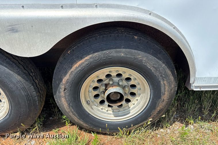 image for item MY9900 2001 United Expressline toy hauler camper