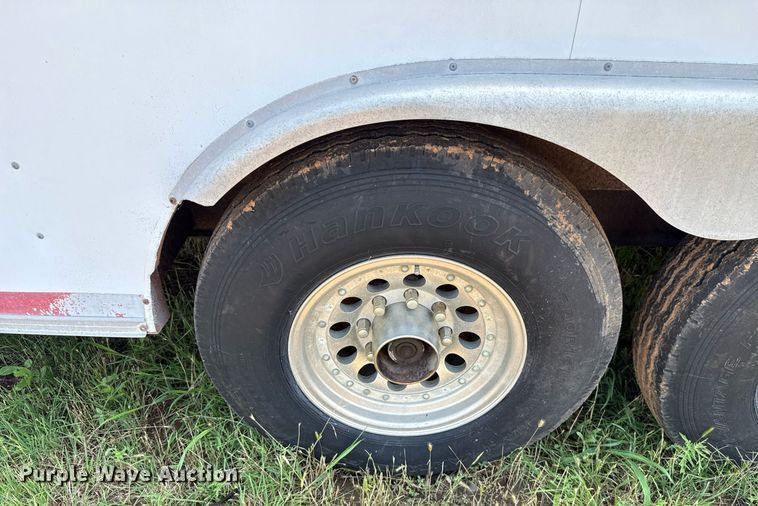 image for item MY9900 2001 United Expressline toy hauler camper