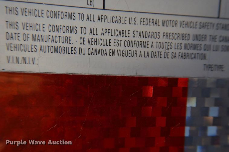 image for item MY9900 2001 United Expressline toy hauler camper