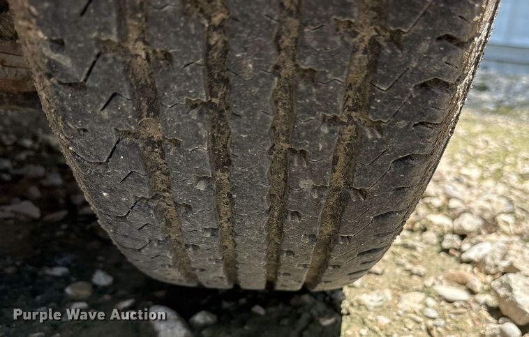 image for item YA0521 2019 Lark United Manufacturing LLC VT612SA enclosed cargo trailer