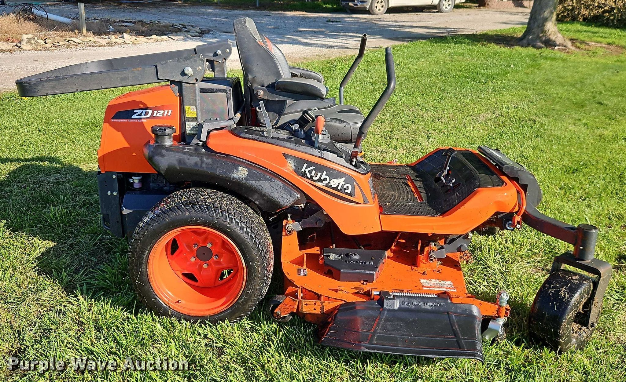 Feild Kubota ZD1211 ZTR lawn mower in Clinton, MO | Item EJ0073