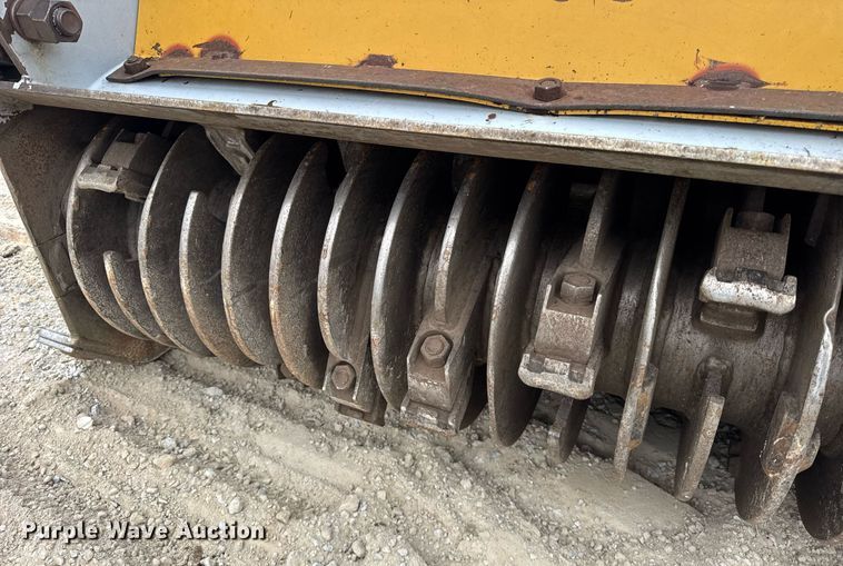 image for item DH9982 2018 Rayco C200 mulcher