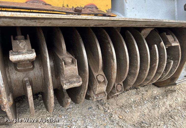 image for item DH9982 2018 Rayco C200 mulcher