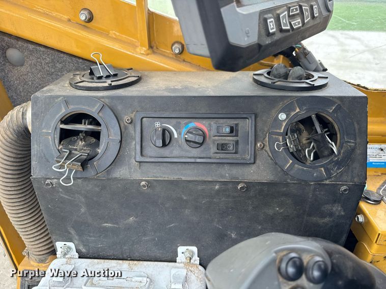 image for item DH9982 2018 Rayco C200 mulcher