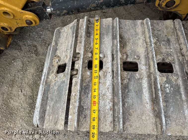 image for item DH9982 2018 Rayco C200 mulcher