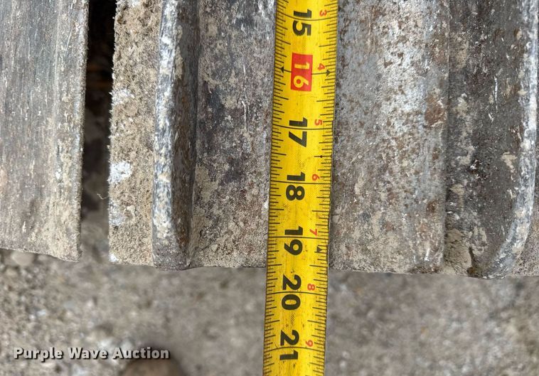 image for item DH9982 2018 Rayco C200 mulcher