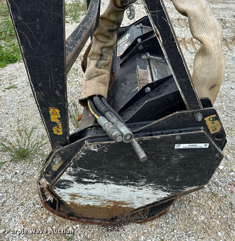 image for item DH9983 2020 Caterpillar HM415C skid steer mulcher
