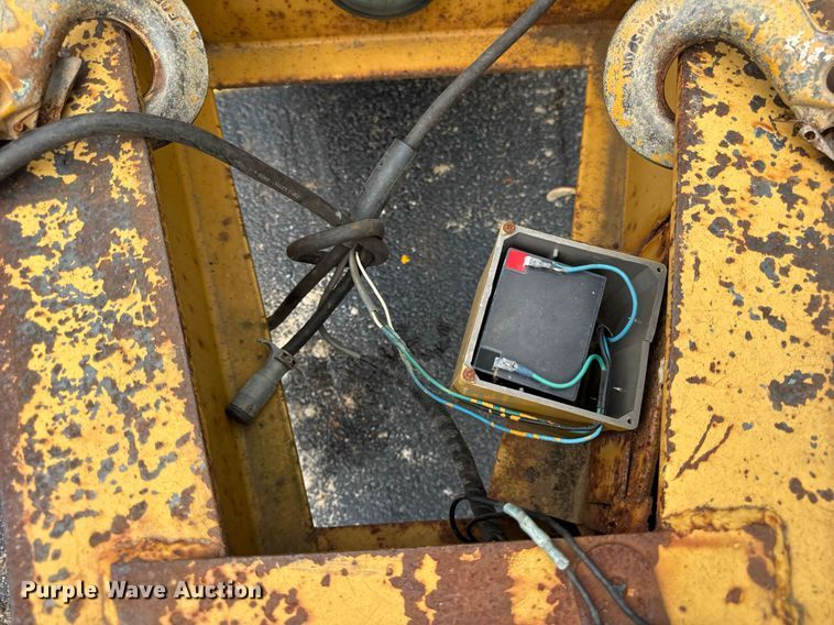 image for item DH9987 2005 Belshe equipment trailer