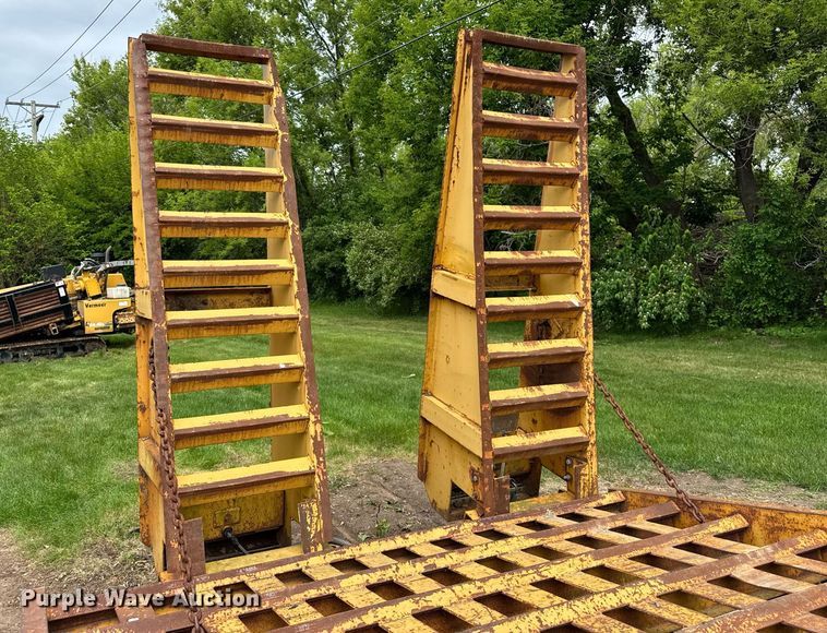 image for item DH9987 2005 Belshe equipment trailer