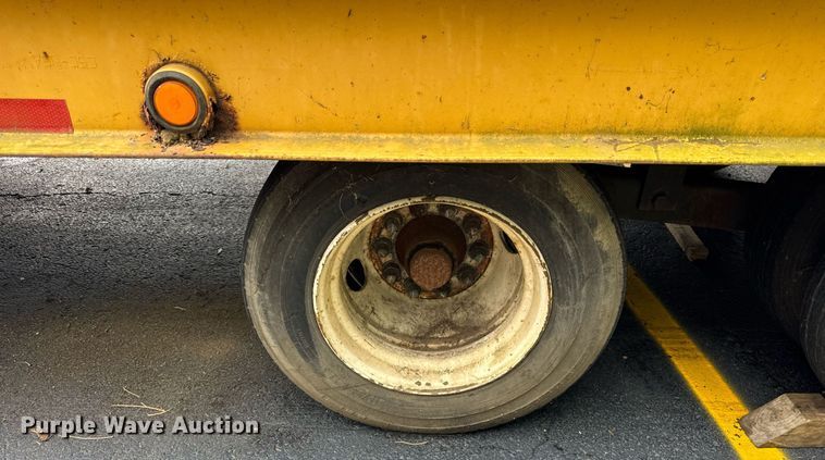 image for item DH9987 2005 Belshe equipment trailer