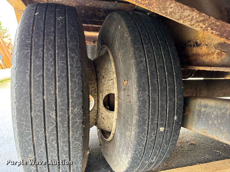 image for item DH9987 2005 Belshe equipment trailer