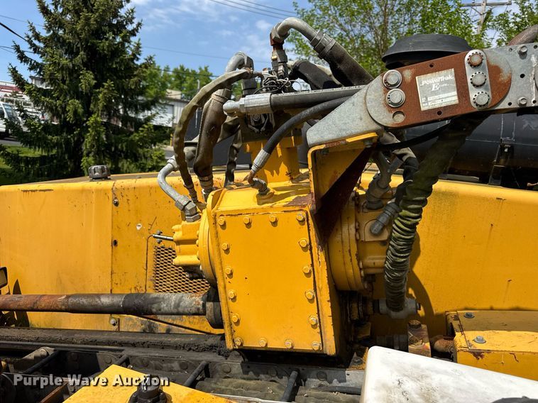 image for item DH9988 2004 Vermeer D24X40A directional boring unit