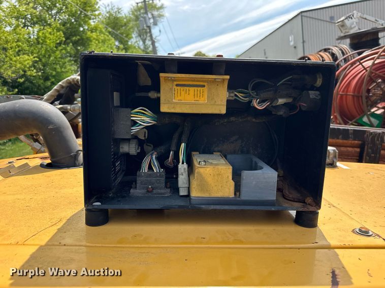 image for item DH9988 2004 Vermeer D24X40A directional boring unit