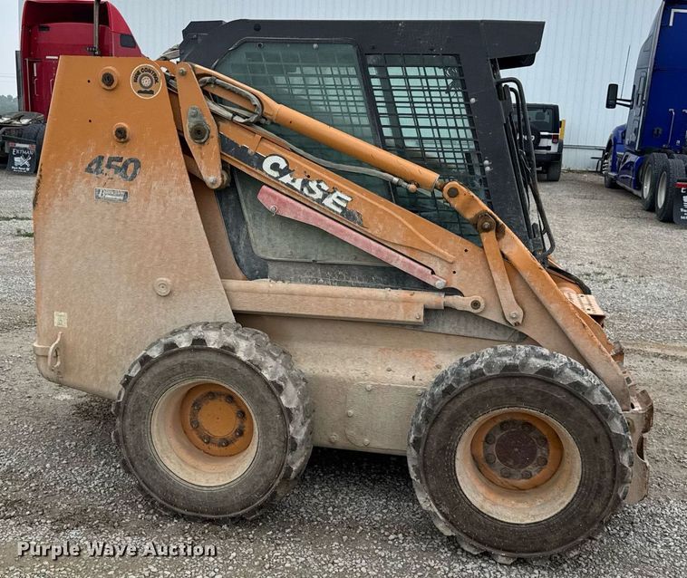 image for item DH9999 2007 Case 450 skid steer loader