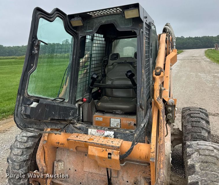 image for item DH9999 2007 Case 450 skid steer loader
