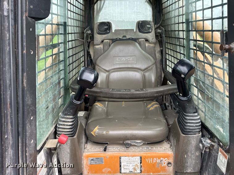 image for item DH9999 2007 Case 450 skid steer loader