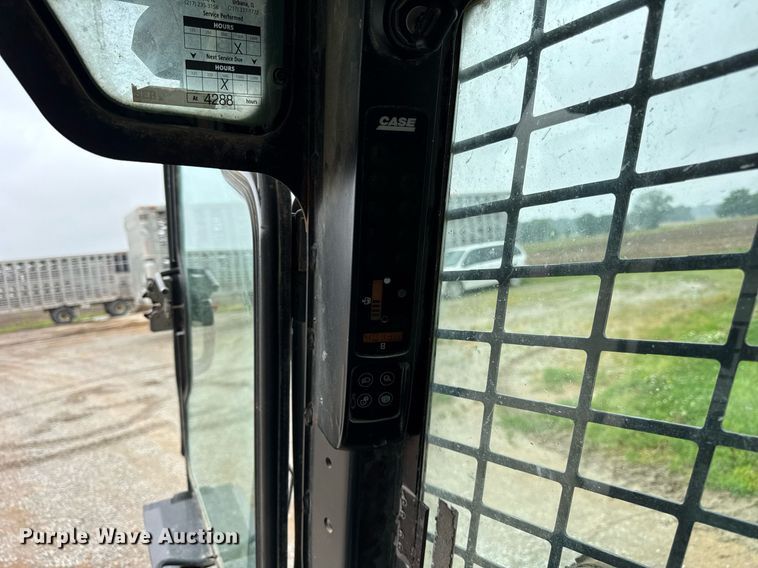 image for item DH9999 2007 Case 450 skid steer loader