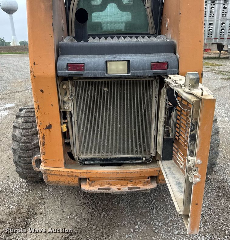 image for item DH9999 2007 Case 450 skid steer loader