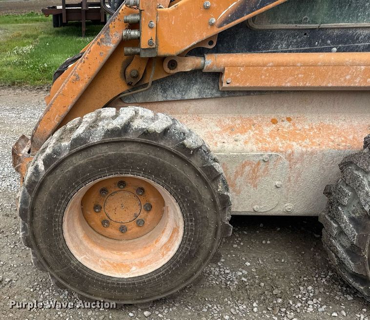 image for item DH9999 2007 Case 450 skid steer loader