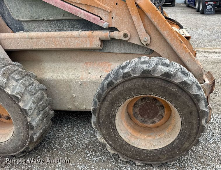 image for item DH9999 2007 Case 450 skid steer loader