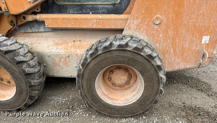 image for item DH9999 2007 Case 450 skid steer loader