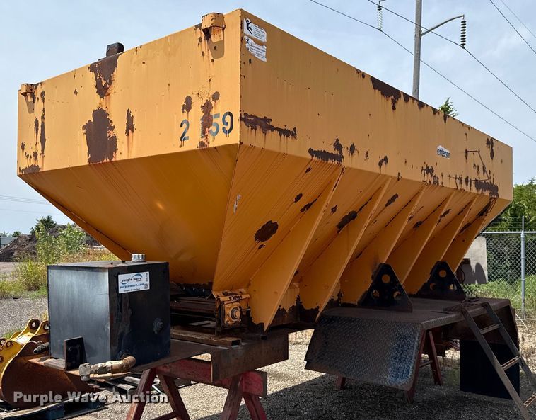 image for item DI5770 Henderson spreader