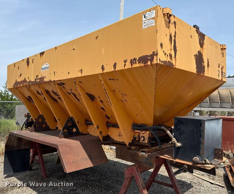 image for item DI5770 Henderson spreader