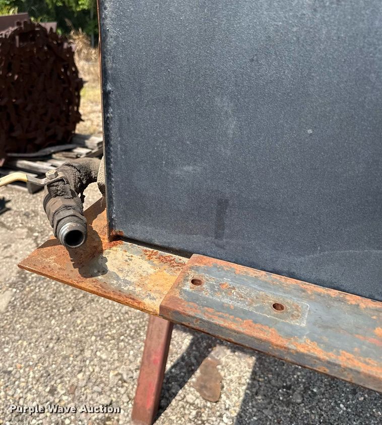 image for item DI5770 Henderson spreader