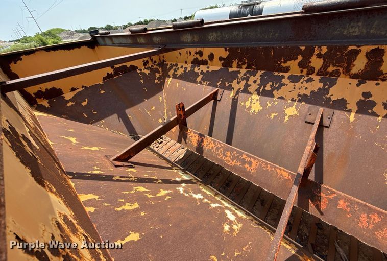 image for item DI5770 Henderson spreader