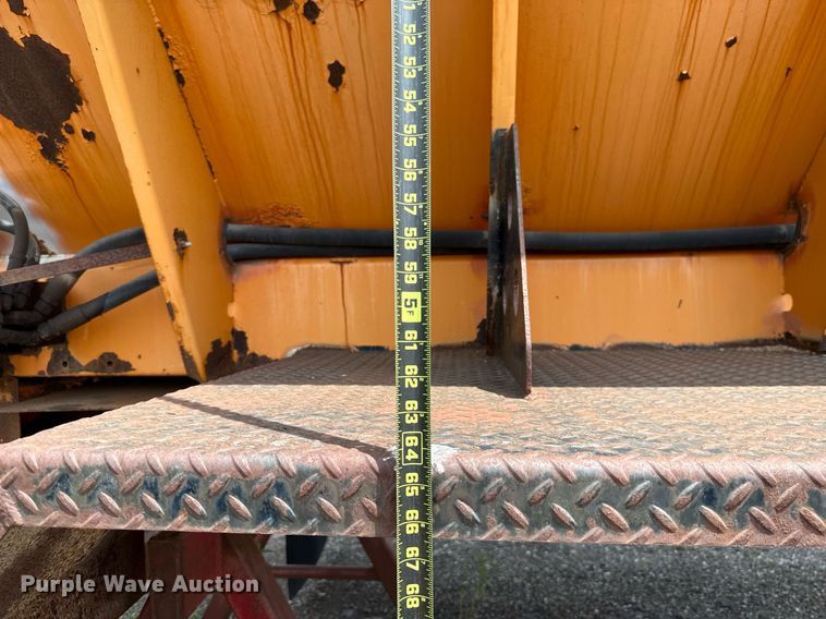 image for item DI5770 Henderson spreader