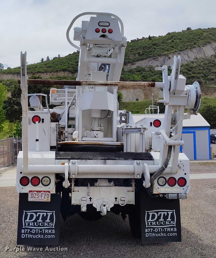 image for item DP4985 2009 GMC C8500 cable placer bucket truck
