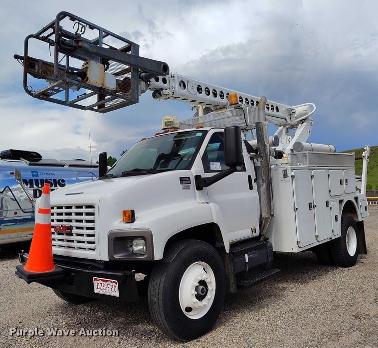 image for item DP4985 2009 GMC C8500 cable placer bucket truck