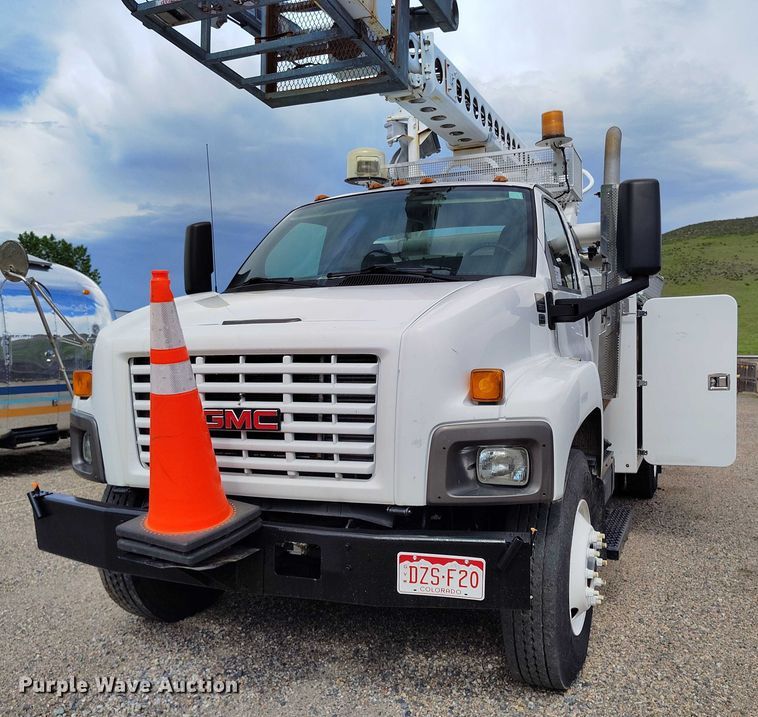 image for item DP4985 2009 GMC C8500 cable placer bucket truck