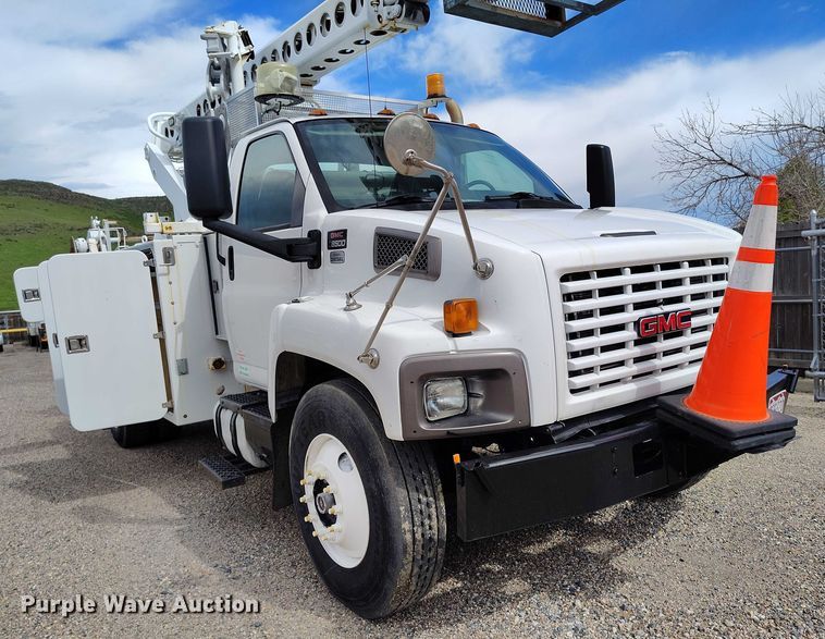image for item DP4985 2009 GMC C8500 cable placer bucket truck