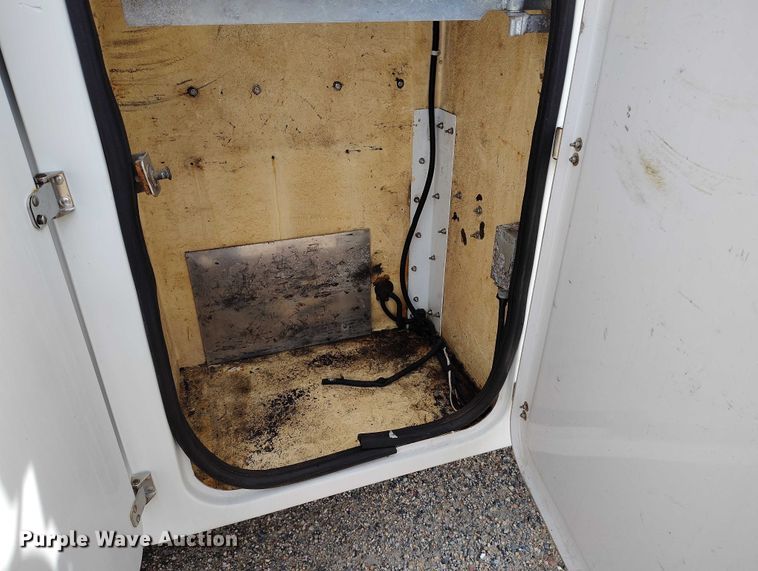 image for item DP4985 2009 GMC C8500 cable placer bucket truck