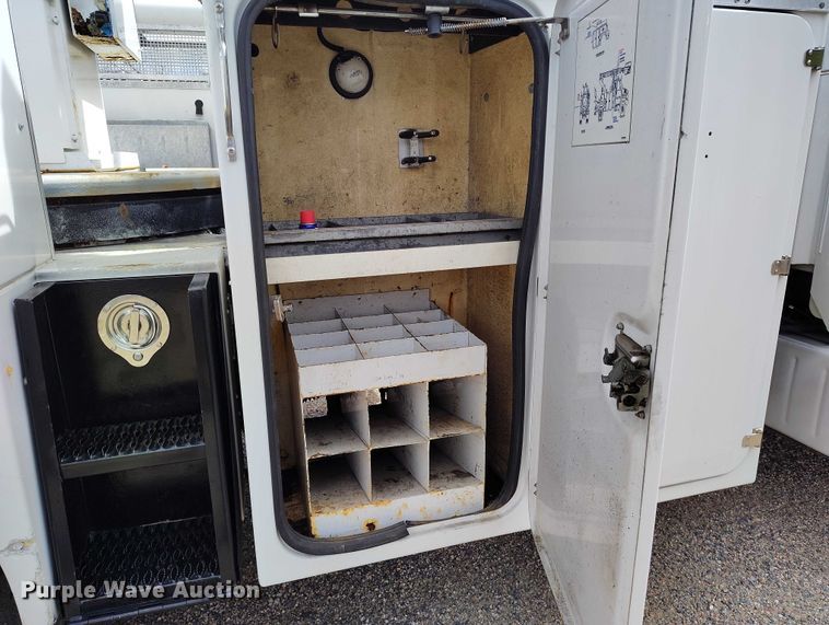 image for item DP4985 2009 GMC C8500 cable placer bucket truck