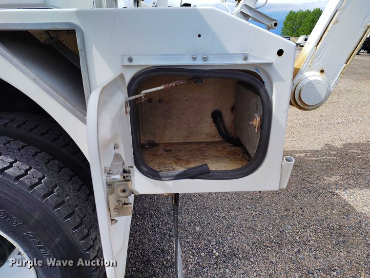 image for item DP4985 2009 GMC C8500 cable placer bucket truck