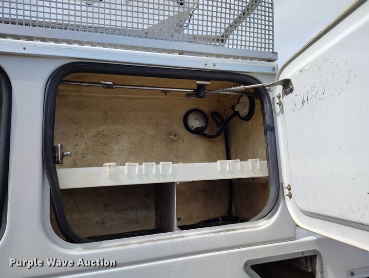 image for item DP4985 2009 GMC C8500 cable placer bucket truck